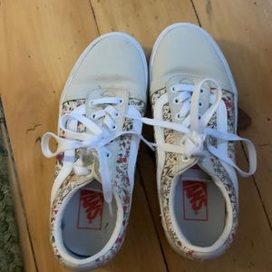 Never worn women’s vans 7.5